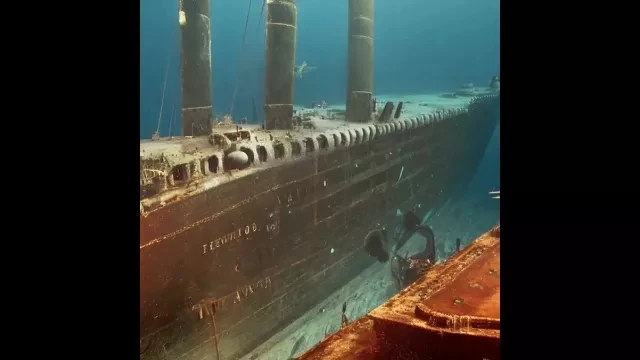 TITANIC UNDERWATER SHIP WRECK